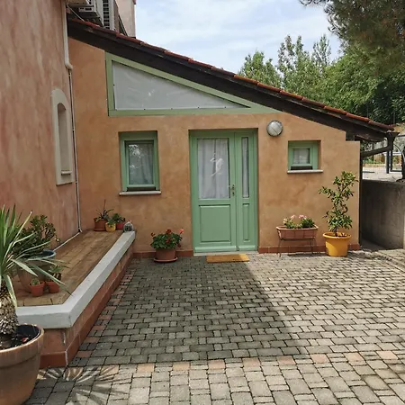 Romantic Tiny House With Private Pool & Fenced Garden - Pet Friendly * Kostrena