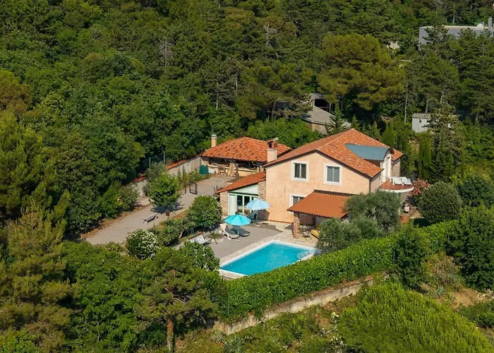 Romantic Tiny House With Private Pool & Fenced Garden - Pet Friendly Lejlighed Kostrena