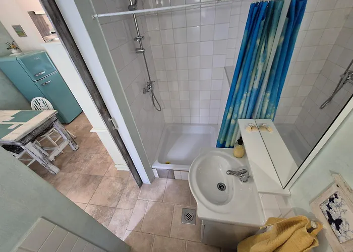 Romantic Tiny House With Private Pool & Fenced Garden - Pet Friendly * Kostrena