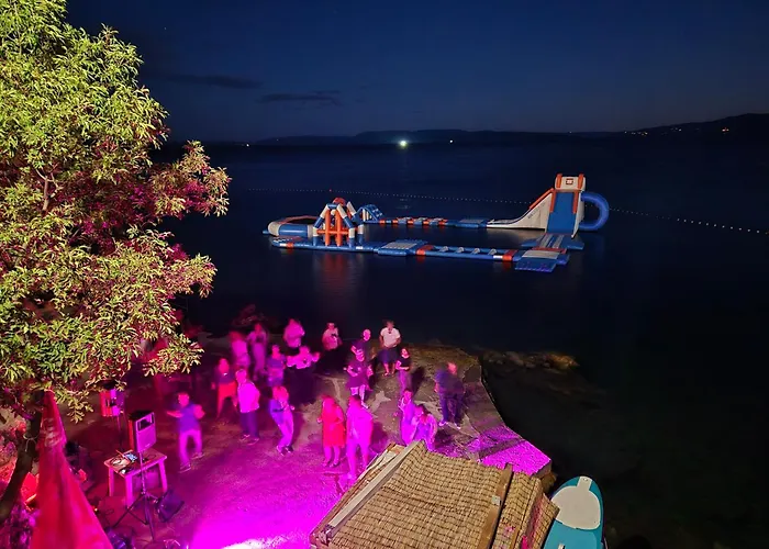 Lejlighed Romantic Tiny House With Private Pool & Fenced Garden - Pet Friendly