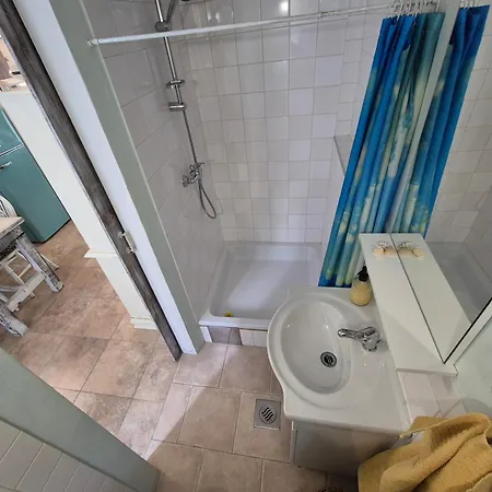 Romantic Tiny House With Private Pool & Fenced Garden - Pet Friendly * Kostrena